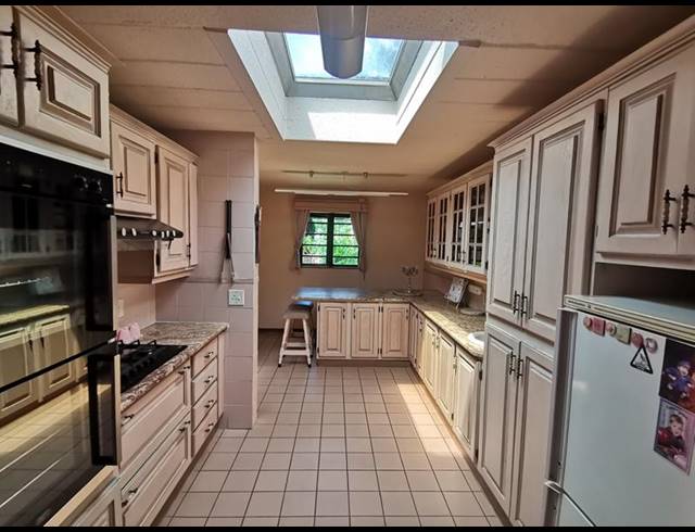 5 BEDROOM HOUSE FOR SALE IN VANDERBIJLPARK SE 3